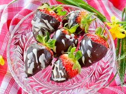 Клубника в шоколадной глазури