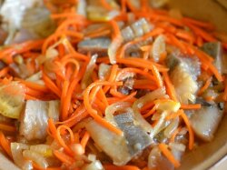 Сельдь «Хе» с морковью и луком