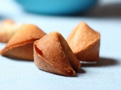 Печенье с предсказаниями к празднику