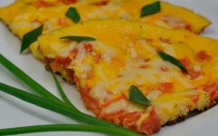 Омлет с сыром и помидорами черри на пару
