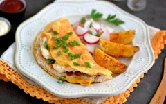 Бризоль из куриного филе с тертым сыром