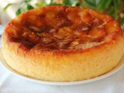 Простой кефирный пирог в мультиварке