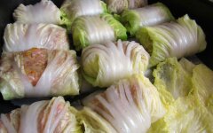 Голубцы из фарша с пекинской капустой в мультиварке