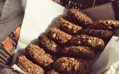 Бананово-овсяное печенье с изюмом и семечками