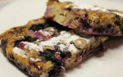 Овсяный пирог с черникой и бананом