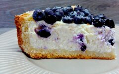 Творожно-миндальный кекс с голубикой