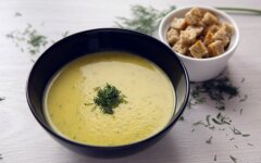 Сырный суп-пюре с цукини и картофелем