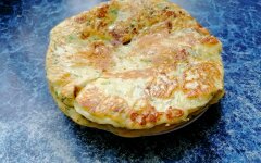 Лепешки на кефире с зеленью и сыром