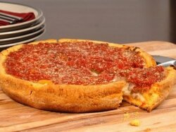 Пицца фаршированная сыром и овощами по-чикагски