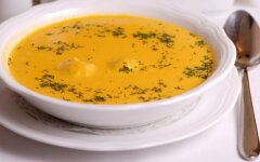 Сырный крем-суп с фрикадельками и грибами