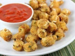 Закуска из моцареллы в панировке