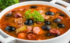 Мясная солянка с рисом и картофелем