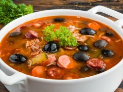 Мясная солянка с рисом и картофелем