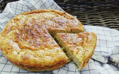 Шарлотка с капустой на сметане в мультиварке