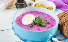 Летний свекольник с огурцами