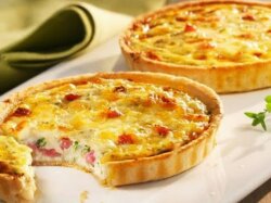 Французский Киш лорен с беконом и луком порей