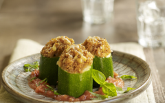 Кабачки с фаршем, сыром и зеленью в духовке