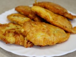 Отбивные из куриного филе в кляре на сковороде
