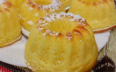 Сырники в духовке с манкой и сметаной