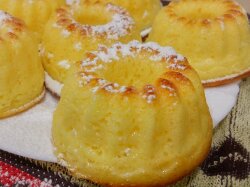 Сырники в духовке с манкой и сметаной