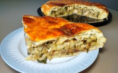 Курник на кефире с курицей и картошкой