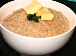 Молочная каша из чечевицы с грецкими орехами