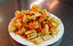 Спаржа по-корейски с морковью на зиму