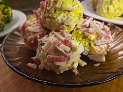 Крабовые шарики с плавленым сыром, яйцом и чесноком