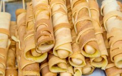 Блин-дог со свиными сосисками