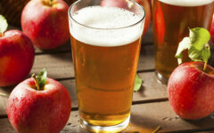 Сидр из яблок с изюмом