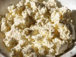 Нежный творог из молока с кефиром