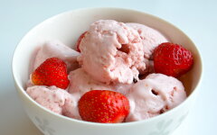 Худеющее мороженое с клубникой