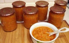 Огуречная икра с овощами и яблоком