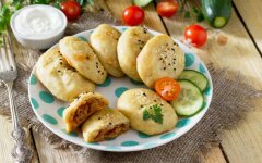 Зразы из картофеля с капустой на сковороде