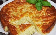 Шарлотка с квашенной капустой на сливочном масле