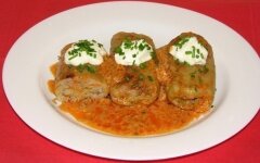 Мясные голубцы в томатно-сметанной заливке