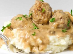 Мясные тефтельки в сметанном соусе