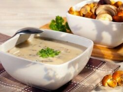 Сырный суп с грибами и копченостями