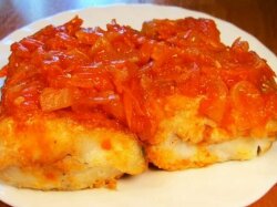 Пряная рыба под овощами в мультиварке