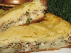 Слоеный пирог с рыбой и плавленым сыром