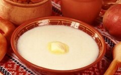 Классическая манная каша со сливочным маслом