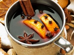 Глинтвейн с анисом и фруктами