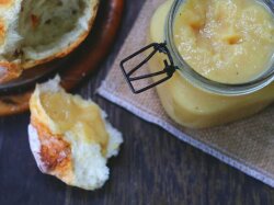 Банановое варенье с кокосом и ананасом