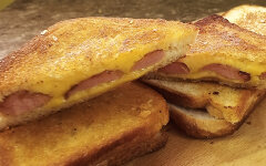 Сэндвичи с сыром и сосисками