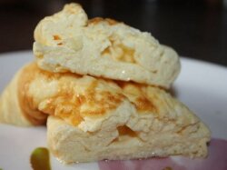 Диетический омлет с творогом на сковороде