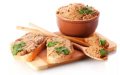 Паштет из свиной печени с чесноком в мультиварке