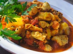 Чахохбили из курицы с картошкой, помидорами и перцем