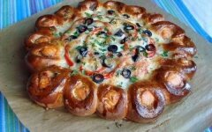 Рыбный пирог с лососем и моцареллой