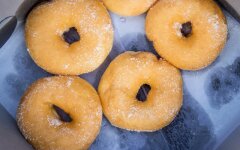 Воздушные пышки на молоке с маслом