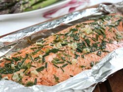 Горбуша со шпинатом и майонезом в духовке